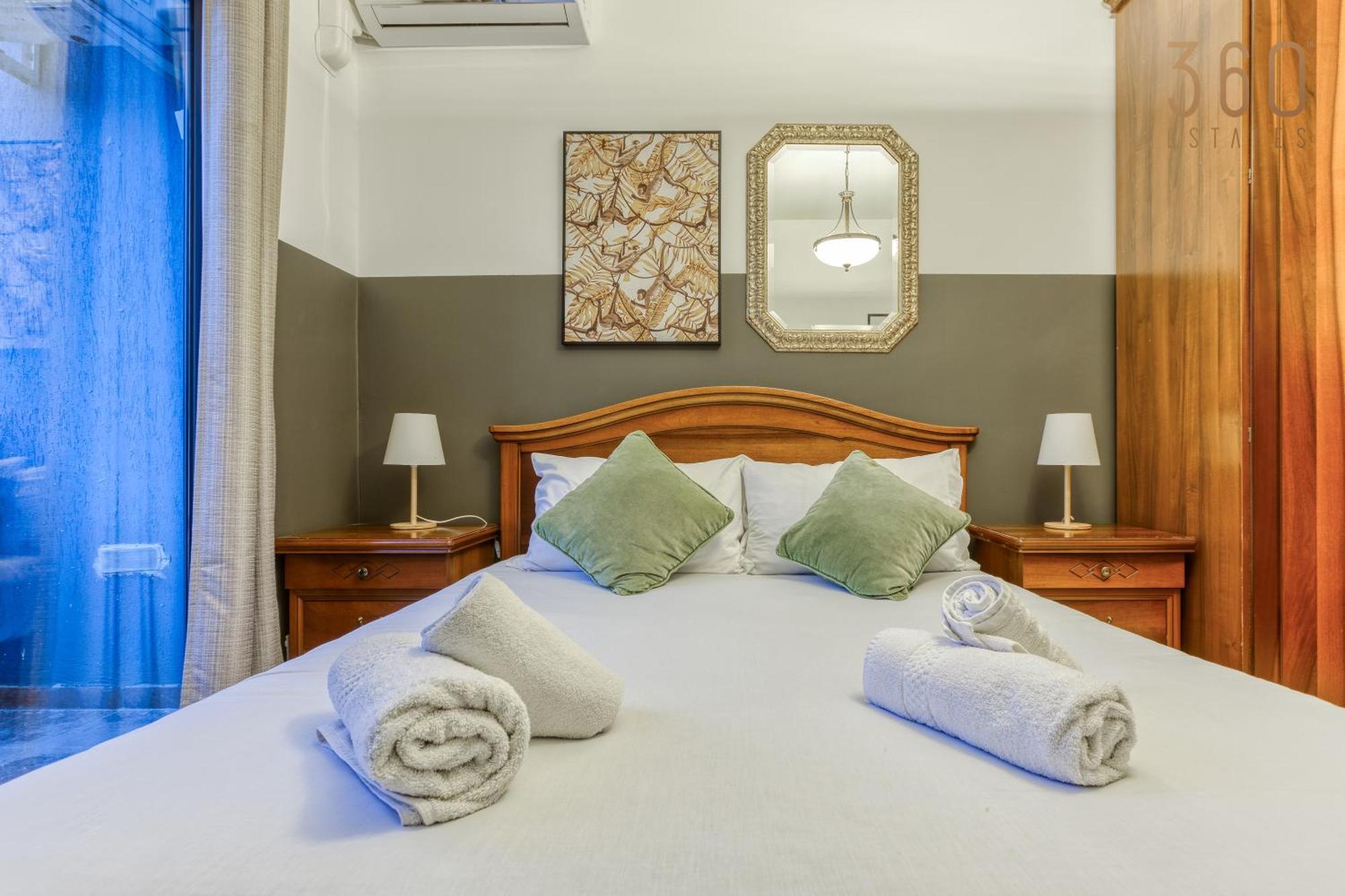 A Comfortable Apartment In The Heart Of Paceville Bt 360 Estates سانت جوليان المظهر الخارجي الصورة